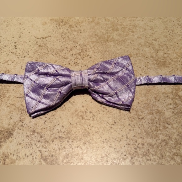 Youth Plaid Pre-tied Bow Tie - Picture 7 of 7